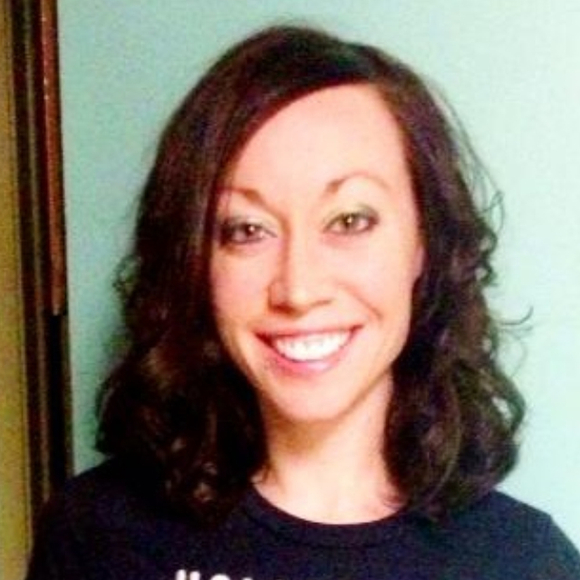 Profile Picture of April Benney (@trixxay) on Poshmark