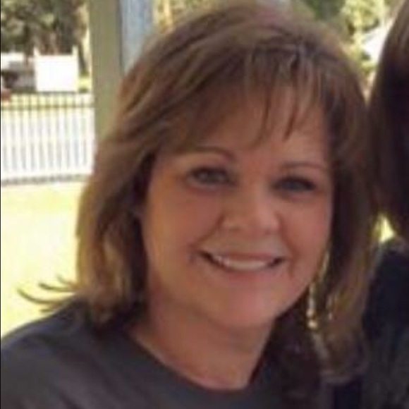 Profile Picture of Tami Zipperer (@tzipp2331) on Poshmark