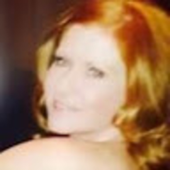 Profile Picture of Catherine Goulet (@cathjonathan) on Poshmark