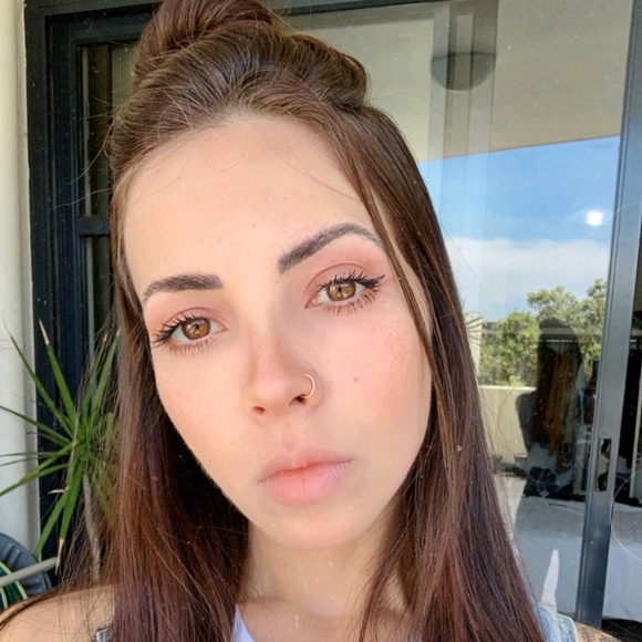Profile Picture of Wendy Walp (@wendywalp20) on Poshmark