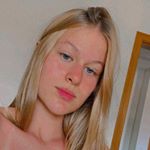 Profile Picture of Júlia Wenzel (@juliiawenzel) on Instagram