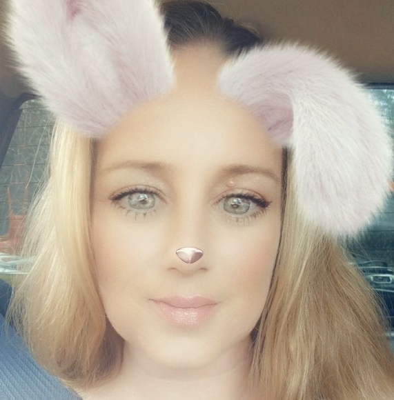 Profile Picture of April Ackerson (@aprilsackerson) on Poshmark
