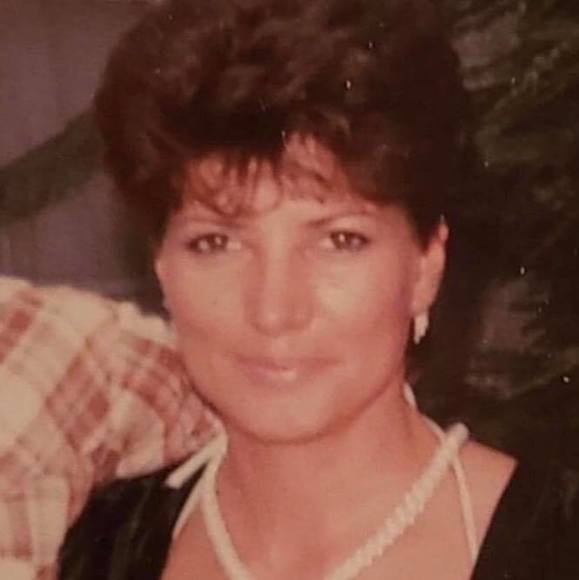 Profile Picture of Glenda Etheridge (@glendaetheridge) on Poshmark