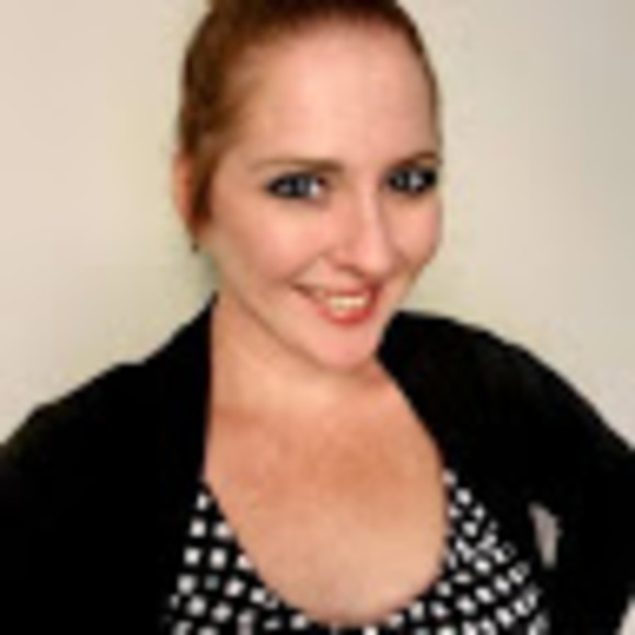 Profile Picture of Katie Ensor (@katie_ensor) on Poshmark