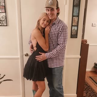Profile Picture of Heidi Noel Sheehan Moore (@heidi_noel_sheehan) on Instagram