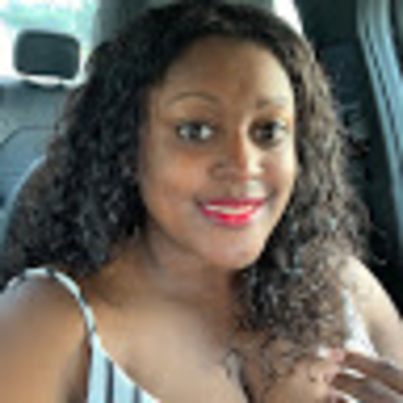 Profile Picture of Kennetha Frye (@kennethafrye10) on Poshmark
