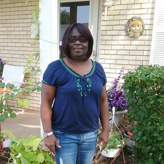 Profile Picture of Annie Shell (@Annie-Shell) on Facebook