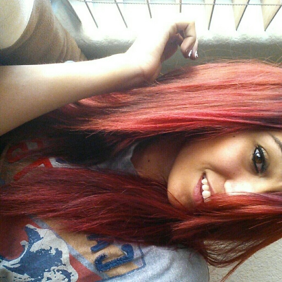 Profile Picture of Logan Manderfield (@logan_marie3) on Poshmark