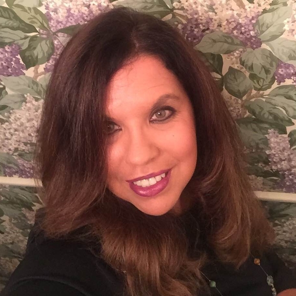 Profile Picture of Carol Scott (@anthony71898) on Poshmark