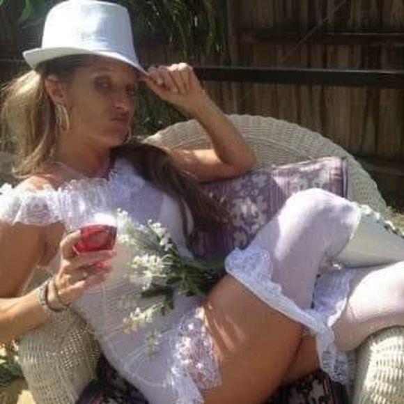 Profile Picture of Menna Jean (@mennajean) on Poshmark