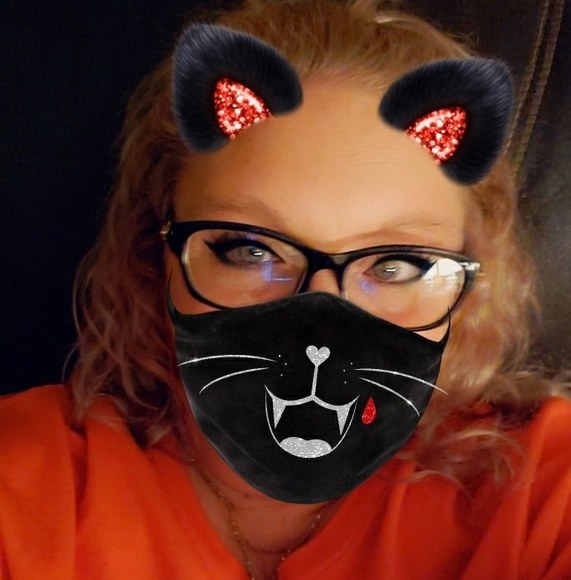 Profile Picture of Shelly Johnson-lockwood (@shellyjo74) on Poshmark