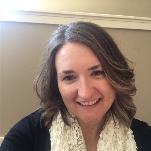 Profile Picture of Jocelyn Rothbart (@jsrothbart) on Poshmark