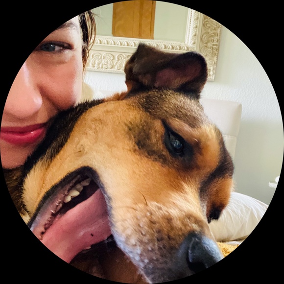 Profile Picture of Rachael Deland (@jettyboop) on Poshmark