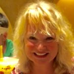 Profile Picture of Lisa Rancourt (@artzielisa) on Instagram