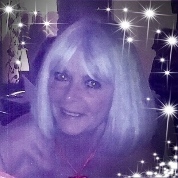 Profile Picture of Joanne Jobson walsh (@joannejobson975) on Poshmark