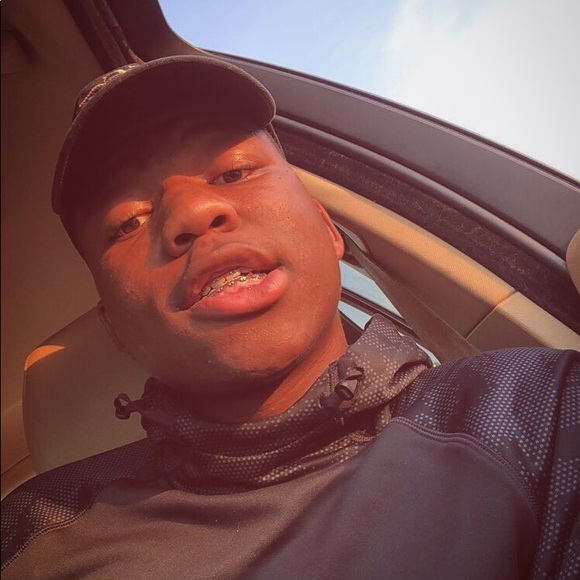 Profile Picture of Alex Boyd (@chillboyalex) on Poshmark