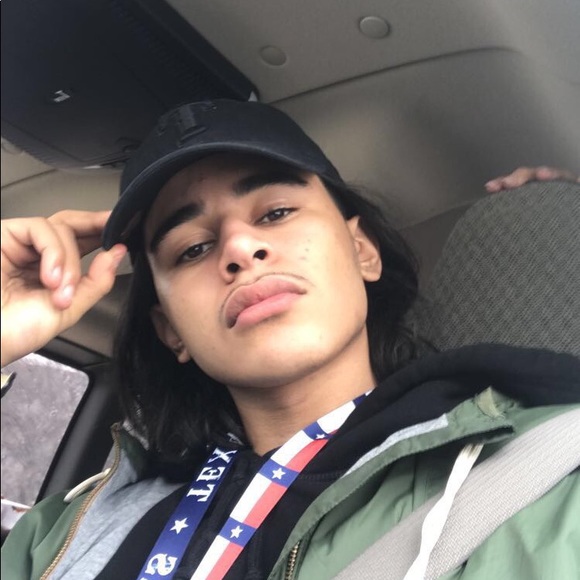 Profile Picture of Brian Hernandez (@un0fficialbrian) on Poshmark