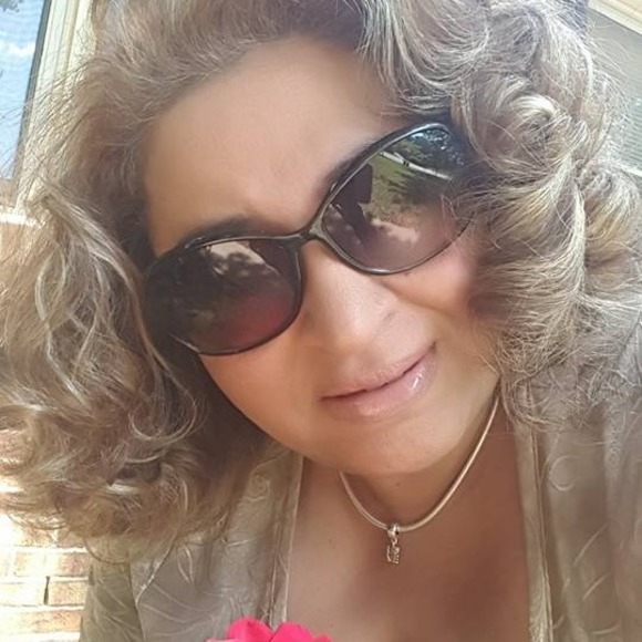 Profile Picture of Cecibel Cf (@cecibelcf) on Poshmark