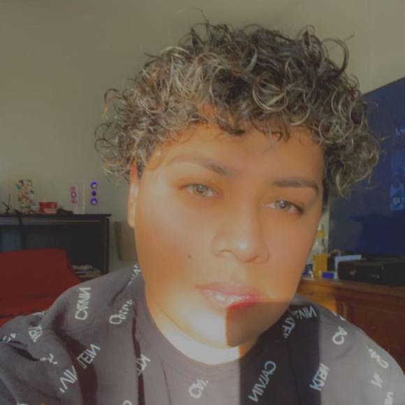 Profile Picture of Älexander Flores (@alex7577) on Poshmark