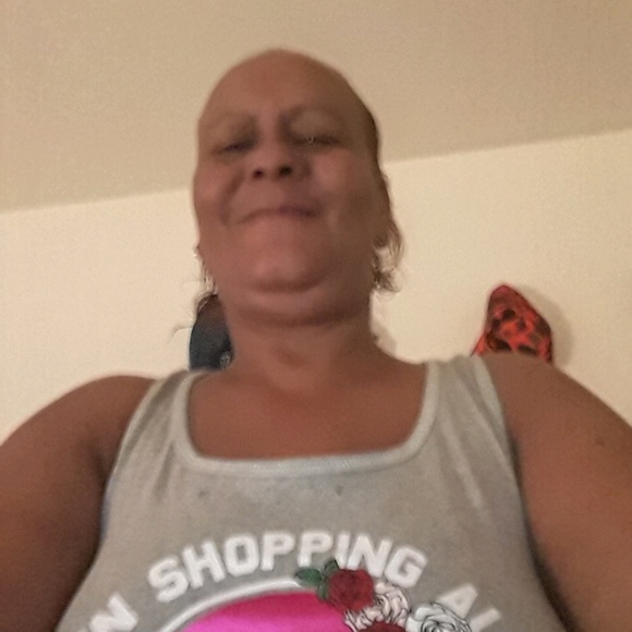 Profile Picture of Julie Enis (@daddygirl6) on Poshmark