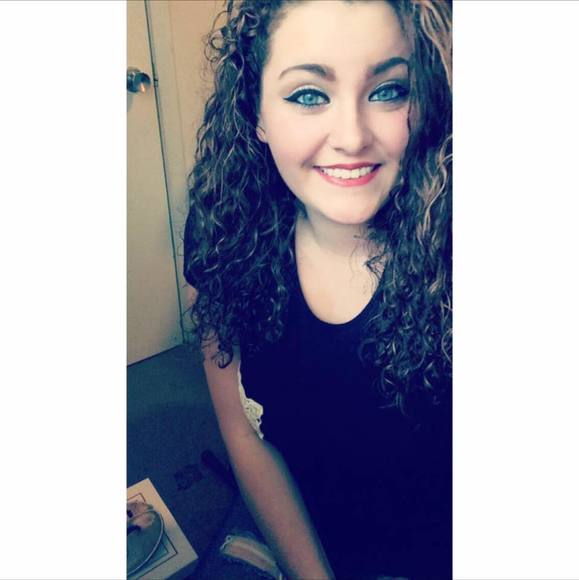 Profile Picture of Lacie Taylor (@ltaylor1600) on Poshmark