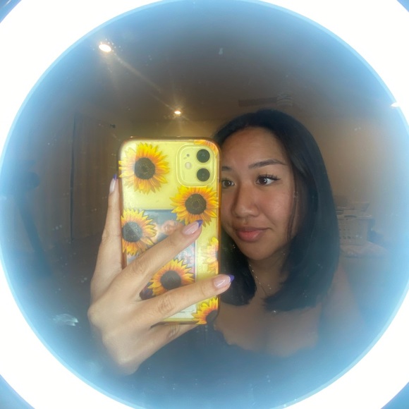 Profile Picture of Catherine Huynh (@cathstjunk) on Poshmark