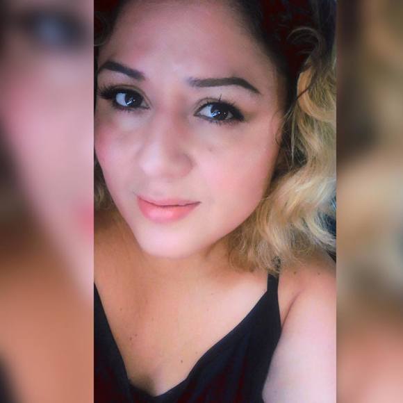 Profile Picture of Loren Hernandez (@lorenpatito55) on Poshmark