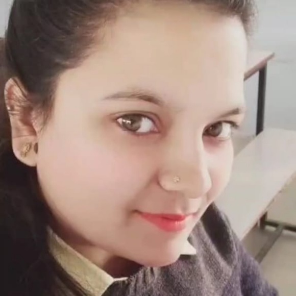 Profile Picture of Pooja Upadhyay (@poojau493) on Poshmark