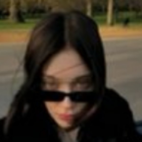 Lauralee Robert - Poshmark Profile Picture of Lauralee Robert (@lauralku683) on Poshmark