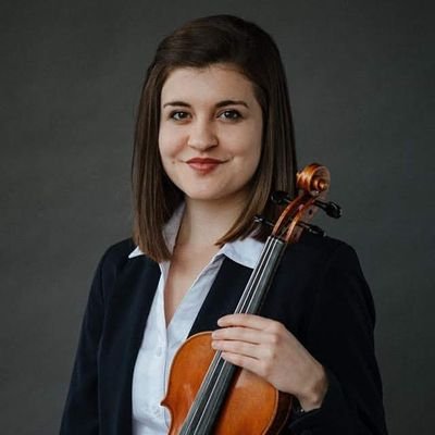 Profile Picture of Hillary Harder (@HarderHillary) on Twitter