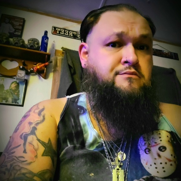 Profile Picture of Chris Bruzaitis (@bruzaitis) on Poshmark