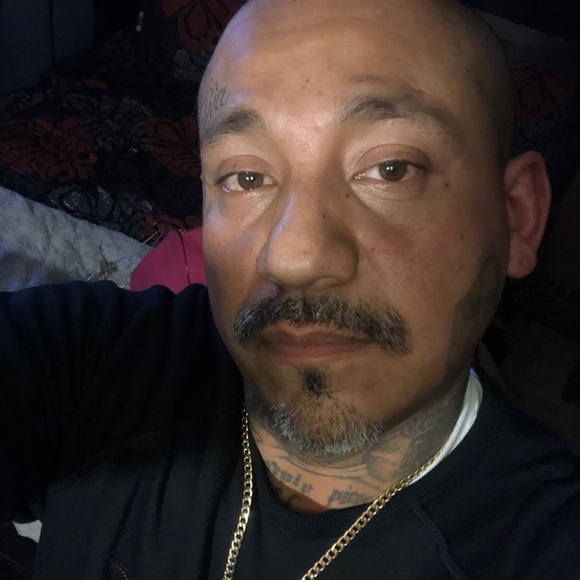 Profile Picture of Robert Cerda (@robertcerda77) on Poshmark