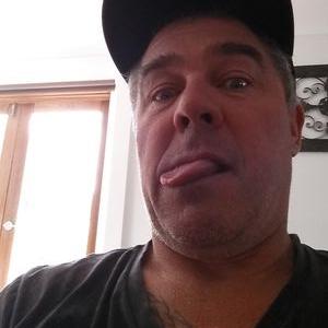 Profile Picture of Ken Hutchison (@hutchy0907) on Twitter