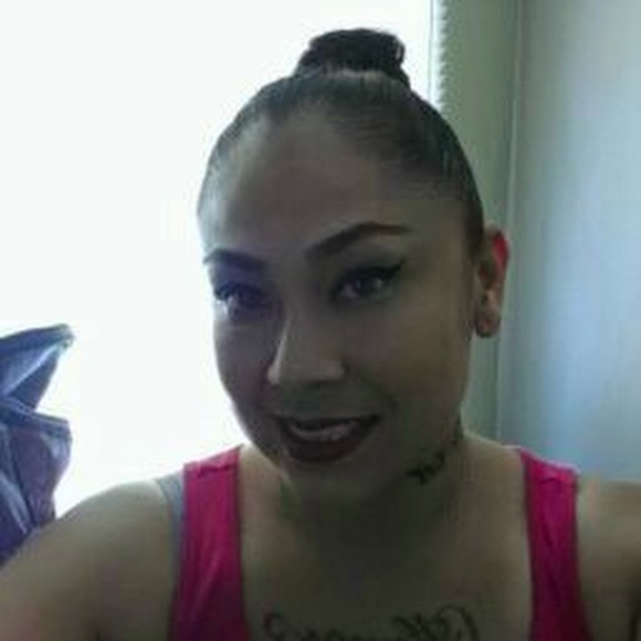 Profile Picture of Stephanie Tabaldo (@stabaldo50) on Poshmark