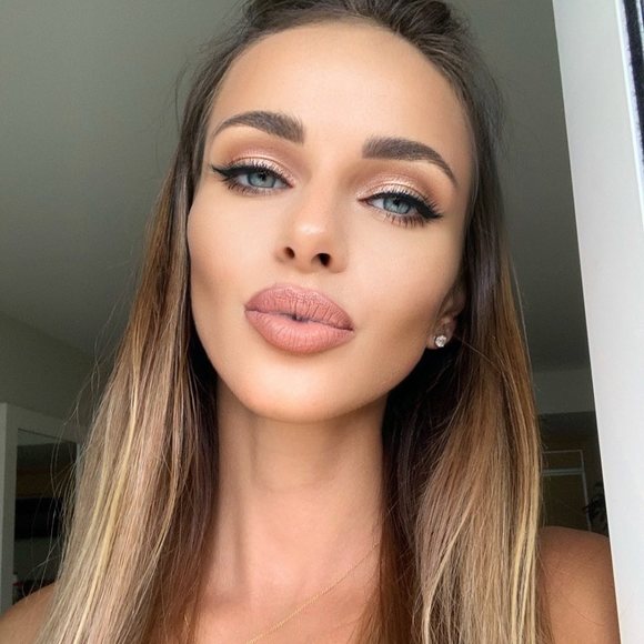 Profile Picture of Irina Pustovit (@irinadenore1) on Poshmark