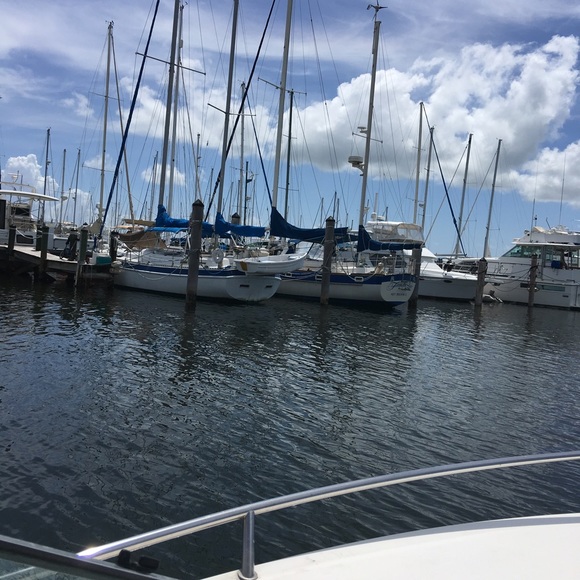 Profile Picture of Yusimi Almanza (@imisiyu) on Poshmark