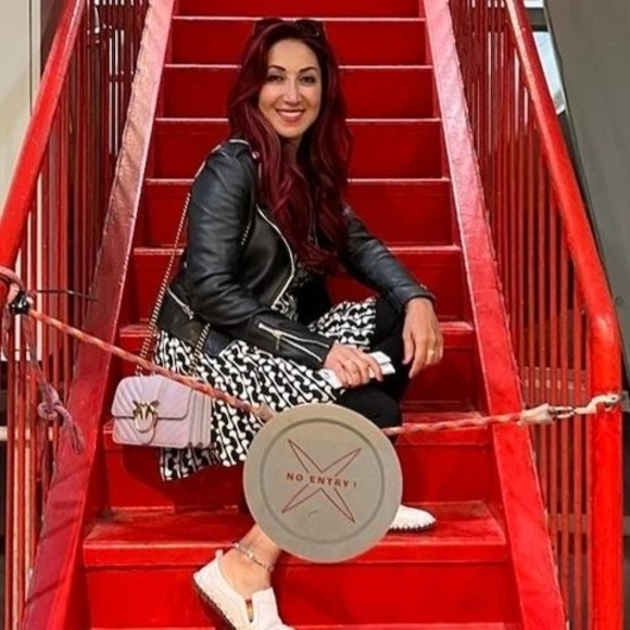 Profile Picture of Fay Hadjian (@fayhadjian) on Poshmark