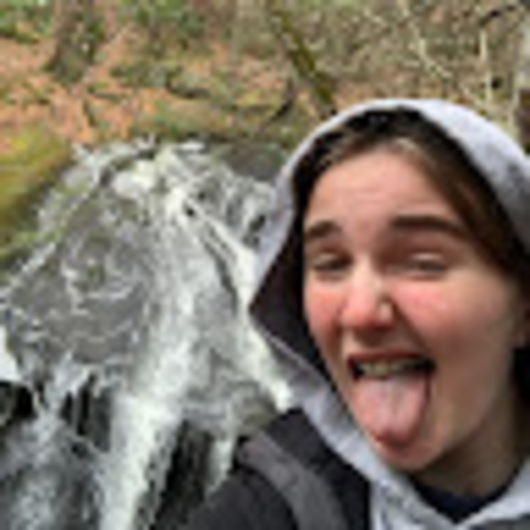 Profile Picture of Meaghan Rybczyk (@rybczykmeaghan) on Poshmark