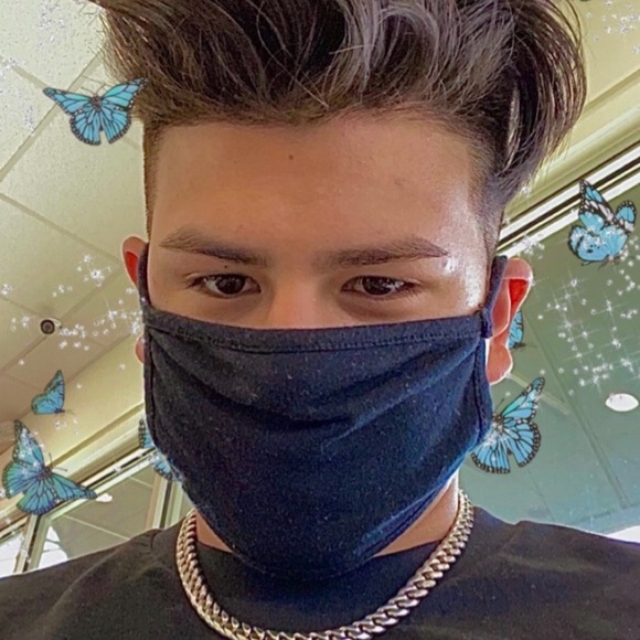 Profile Picture of Eric Perez (@ericperez468) on Poshmark