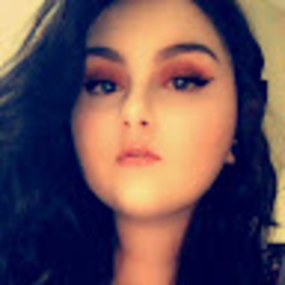 Profile Picture of Keely Shea (@keyshea3) on Poshmark