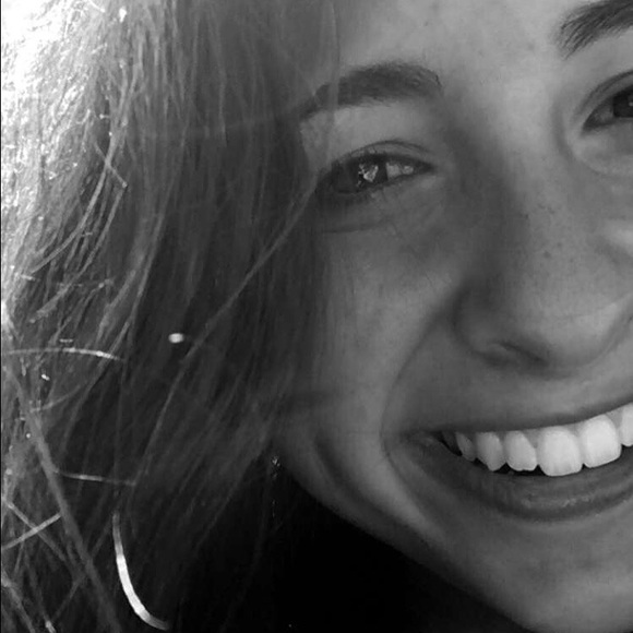 Profile Picture of Maggie Tweel (@maggietweel) on Poshmark