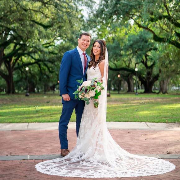 Profile Picture of Ali Schatzel (@awisec1) on Poshmark