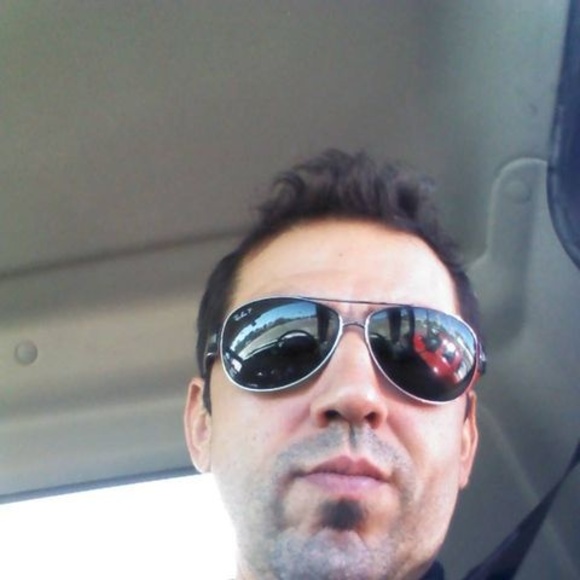 Profile Picture of Marco Quiroz (@marcoquiroz0076) on Poshmark