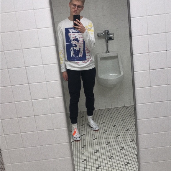 Profile Picture of Daniel Nicometo (@danieln14) on Poshmark