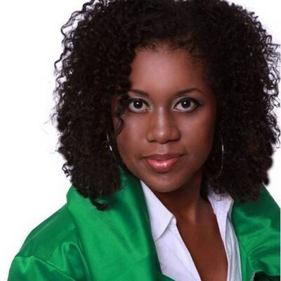 Profile Picture of Eve Wright (@EveSantiago13) on Twitter