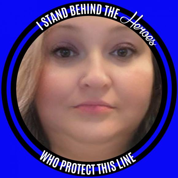 Profile Picture of Heather Benoist (@heatherb1627) on Poshmark