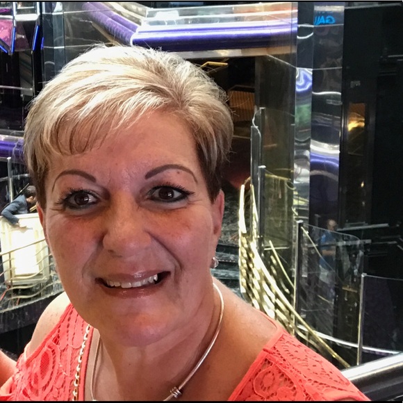 Profile Picture of Nancy Bencomo (@nancita1954) on Poshmark