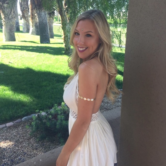 Profile Picture of Julia Arnold (@juliaarnold0) on Poshmark