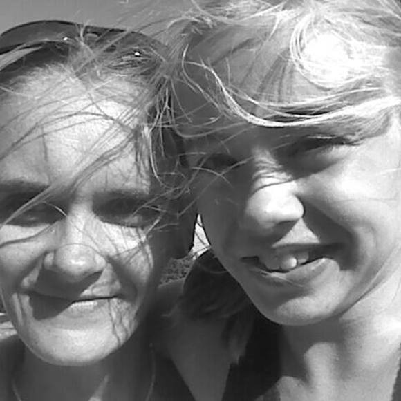 Profile Picture of Jen Randall (@jen1717) on Poshmark