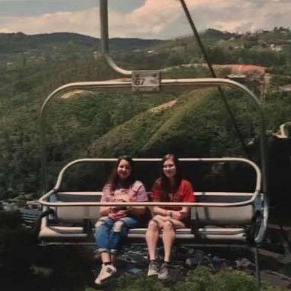 Profile Picture of Hannah Daggs (@hdaggs04) on Poshmark